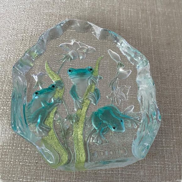 Crystal Glass Paperweight Cut Etched Design Frogs And Flowers Underwater Scene - Picture 13 of 16